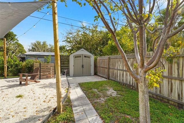 7746 WESTMORELAND DRIVE, Sarasota, FL 34243