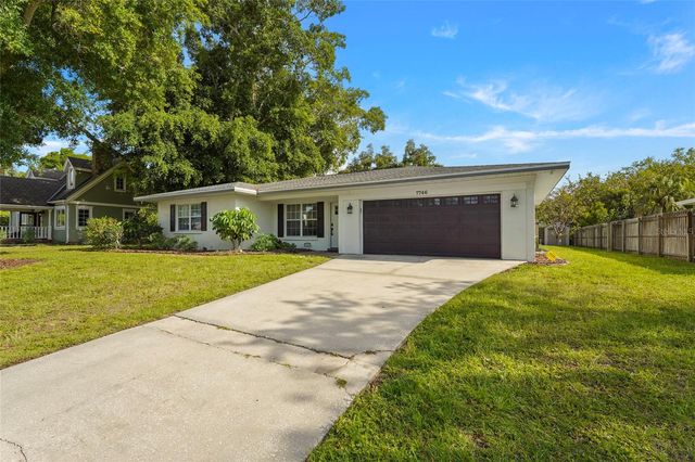 7746 WESTMORELAND DRIVE, Sarasota, FL 34243