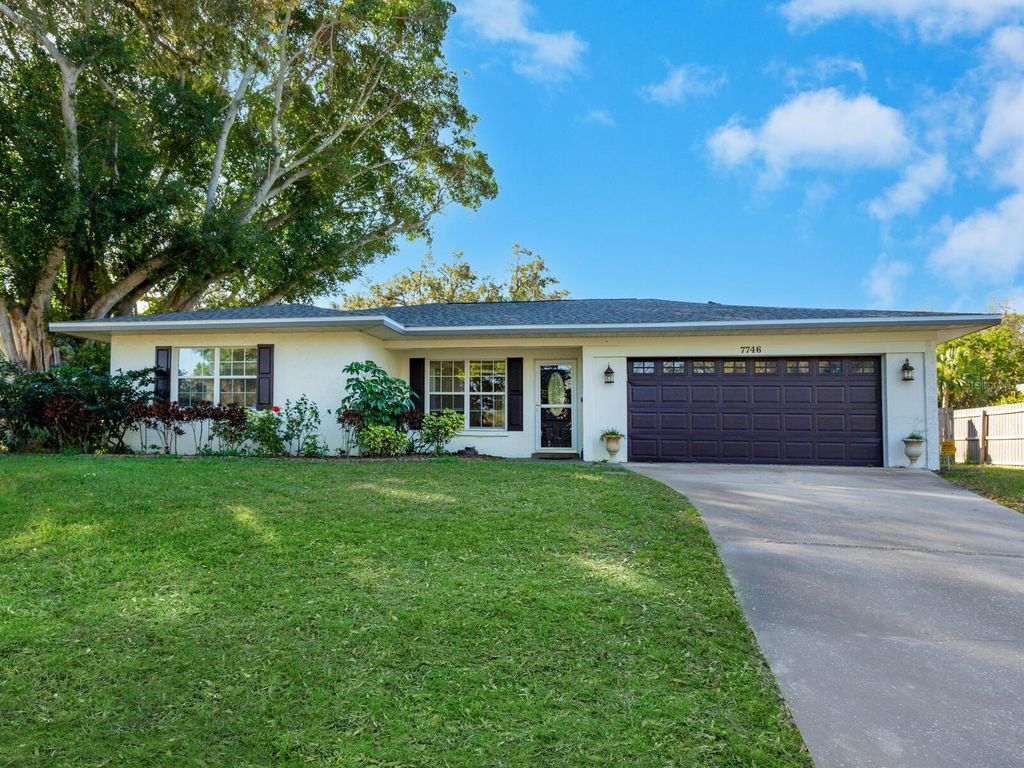 7746 WESTMORELAND DRIVE, Sarasota, FL 34243