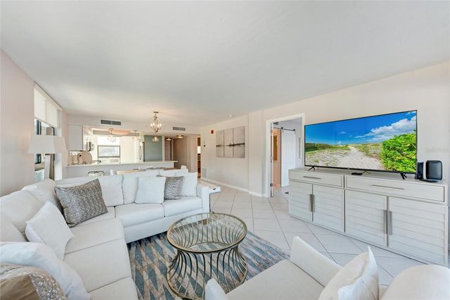 1510 1ST AVENUE W 205, Bradenton, FL 34205