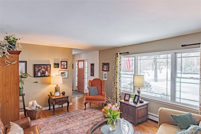 30 Hudson Drive, Hyde Park, NY 12538