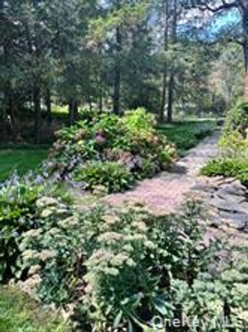 30 Hudson Drive, Hyde Park, NY 12538