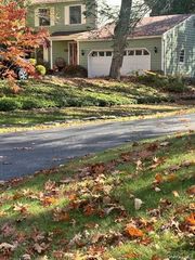 30 Hudson Drive, Hyde Park, NY 12538
