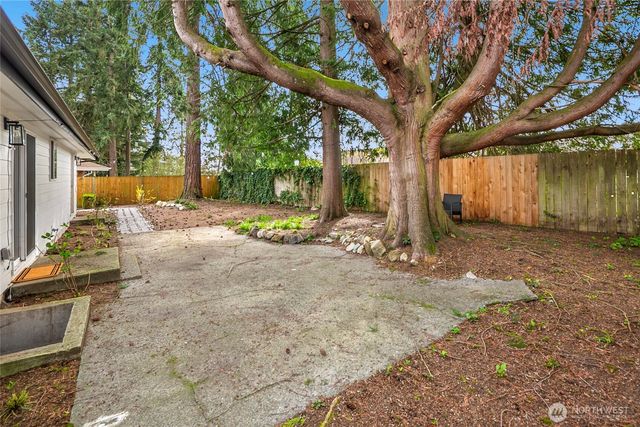 1402 N 136th Street, Seattle, WA 98133