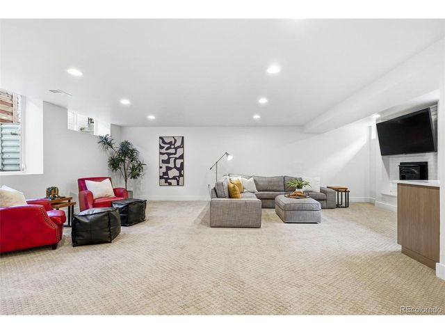 2379 Ivanhoe St, Denver, CO 80207