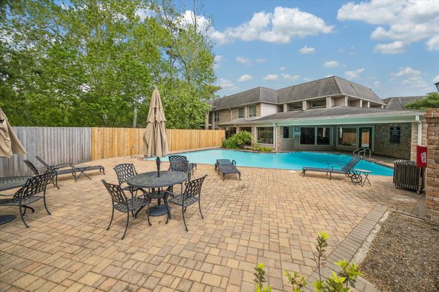 2238 S Piney Point Road 204, Houston, TX 77063