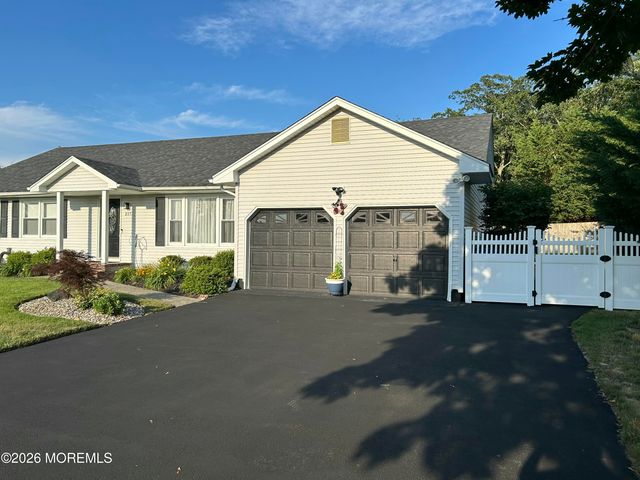 217 Woodberry Drive, Toms River, NJ 08753