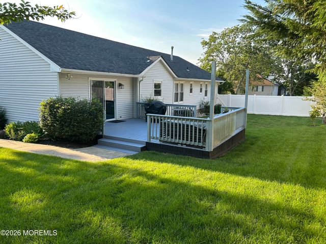 217 Woodberry Drive, Toms River, NJ 08753