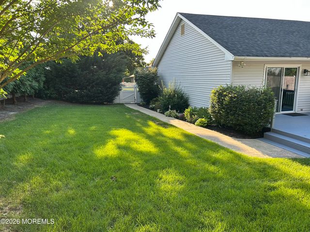 217 Woodberry Drive, Toms River, NJ 08753