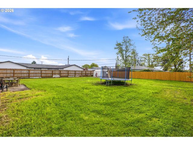 2510 OAK St, Albany, OR 97322