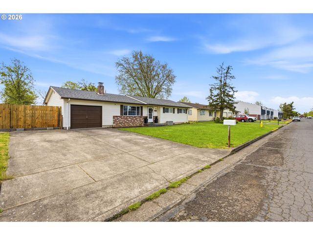 2510 OAK St, Albany, OR 97322