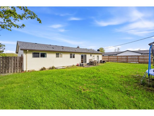 2510 OAK St, Albany, OR 97322