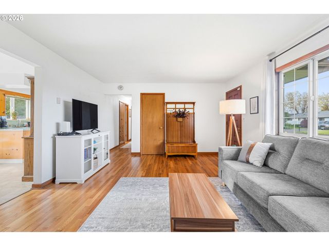 2510 OAK St, Albany, OR 97322