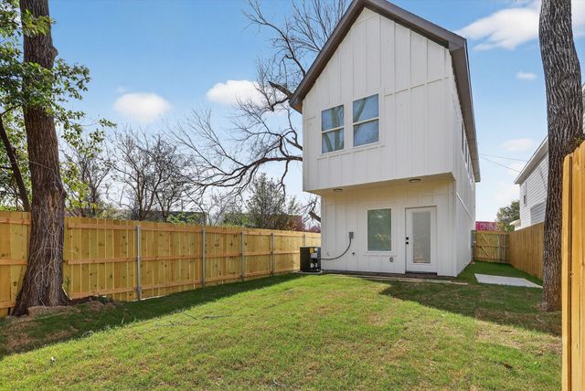 2835 Macon Street, Dallas, TX 75215