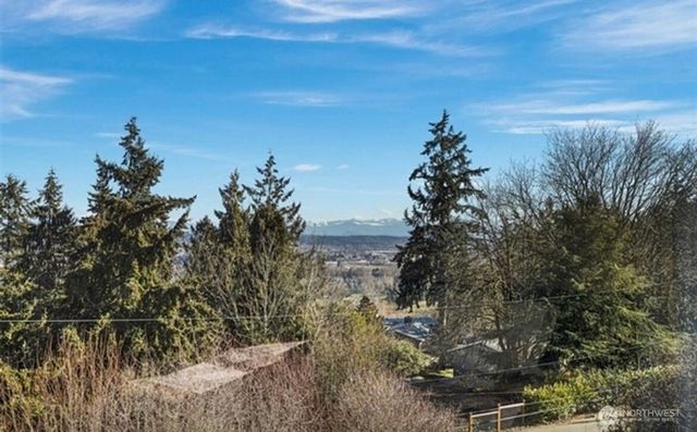 23905 43rd Avenue S, Kent, WA 98032