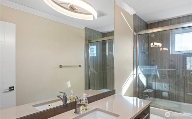 23905 43rd Avenue S, Kent, WA 98032