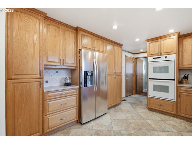 3562 Se CEDAR St, Hillsboro, OR 97123