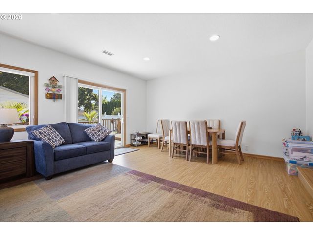 3562 Se CEDAR St, Hillsboro, OR 97123
