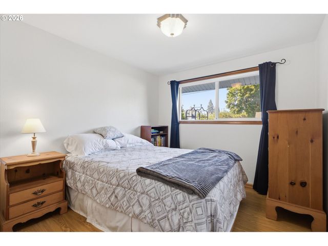 3562 Se CEDAR St, Hillsboro, OR 97123