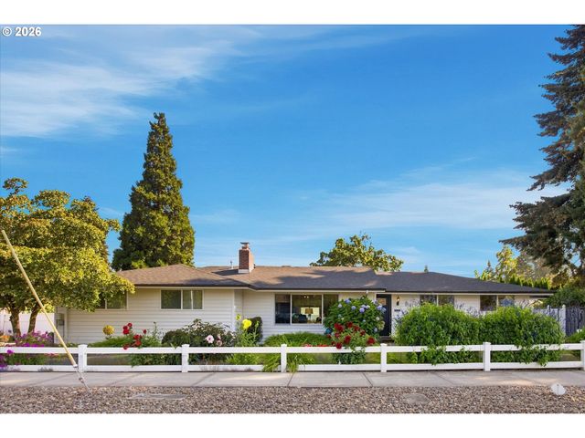 3562 Se CEDAR St, Hillsboro, OR 97123
