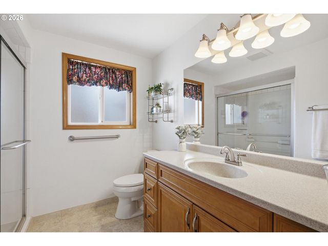 3562 Se CEDAR St, Hillsboro, OR 97123