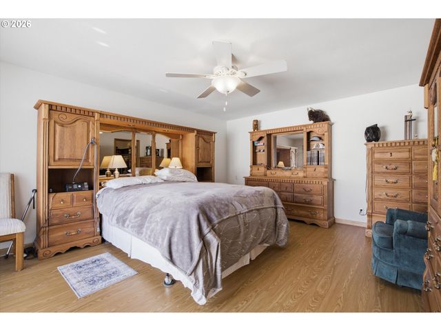 3562 Se CEDAR St, Hillsboro, OR 97123