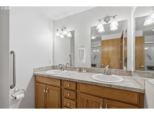 3562 Se CEDAR St, Hillsboro, OR 97123