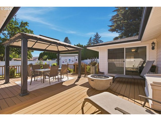 3562 Se CEDAR St, Hillsboro, OR 97123