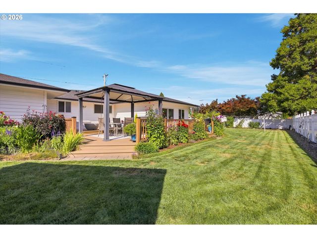 3562 Se CEDAR St, Hillsboro, OR 97123