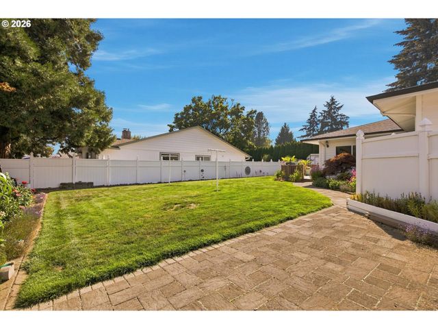 3562 Se CEDAR St, Hillsboro, OR 97123