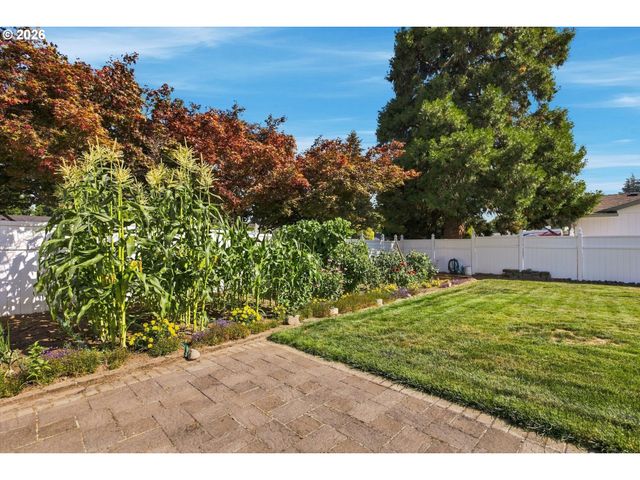 3562 Se CEDAR St, Hillsboro, OR 97123