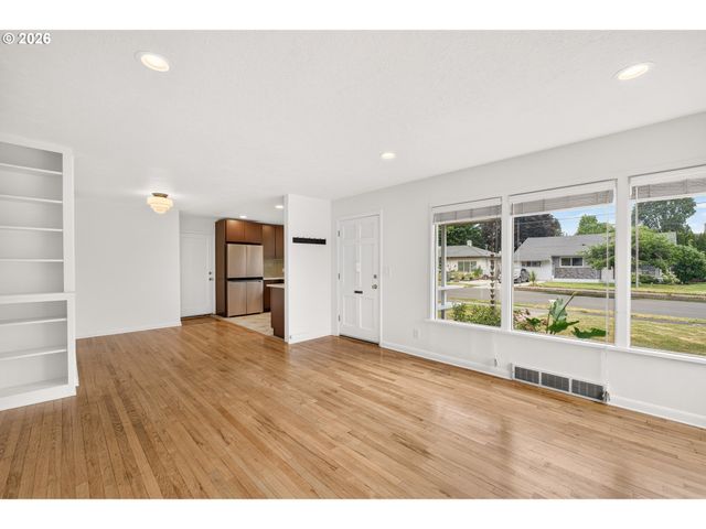 612 Nw 13TH St, Mc Minnville, OR 97128
