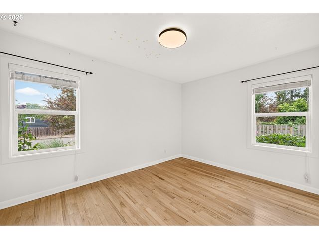 612 Nw 13TH St, Mc Minnville, OR 97128