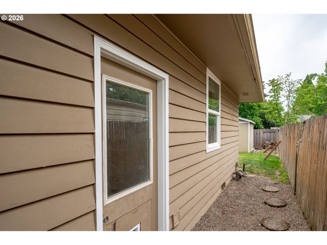 612 Nw 13TH St, Mc Minnville, OR 97128