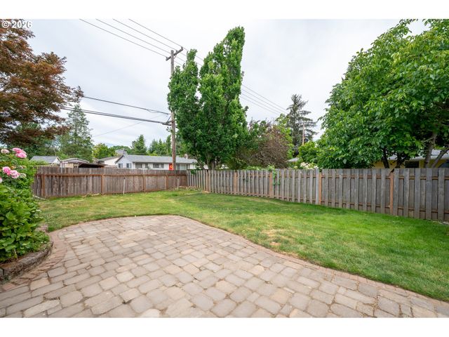 612 Nw 13TH St, Mc Minnville, OR 97128