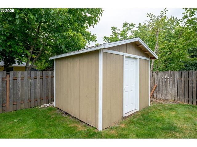 612 Nw 13TH St, Mc Minnville, OR 97128