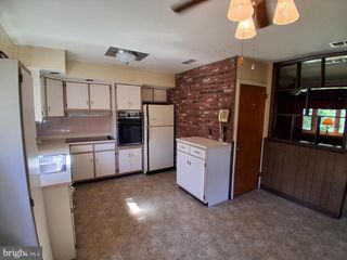 84 WEAVERTOWN LN, Douglassville, PA 19518