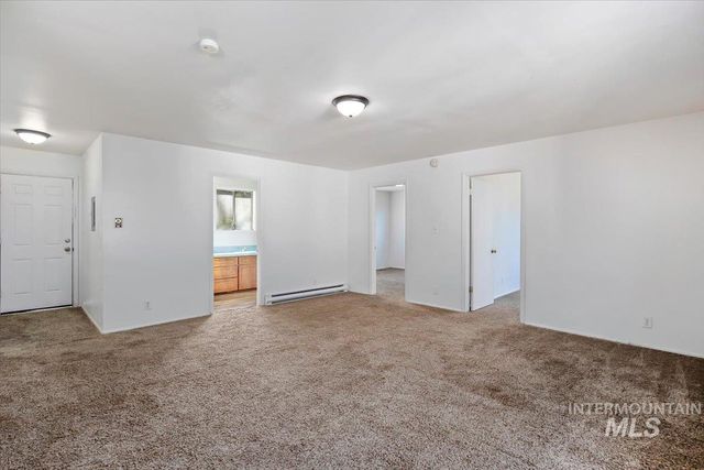 342 W Railroad Ave, Hansen, ID 83334