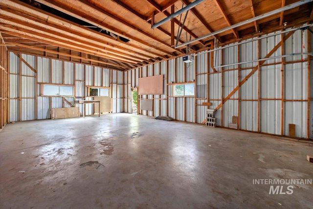342 W Railroad Ave, Hansen, ID 83334