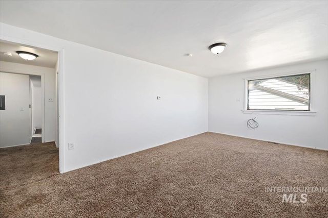 342 W Railroad Ave, Hansen, ID 83334