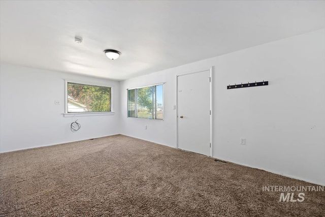 342 W Railroad Ave, Hansen, ID 83334
