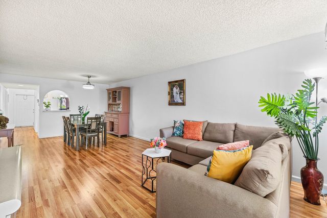 10110 Cedar Point Boulevard 305, Boynton Beach, FL 33437