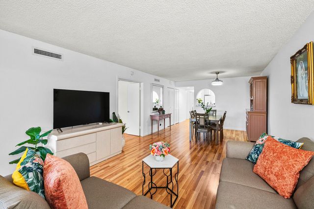 10110 Cedar Point Boulevard 305, Boynton Beach, FL 33437