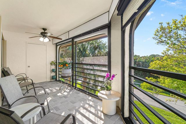 10110 Cedar Point Boulevard 305, Boynton Beach, FL 33437