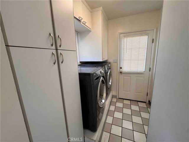 1827 Oakwood Avenue, Glendale, CA 91208