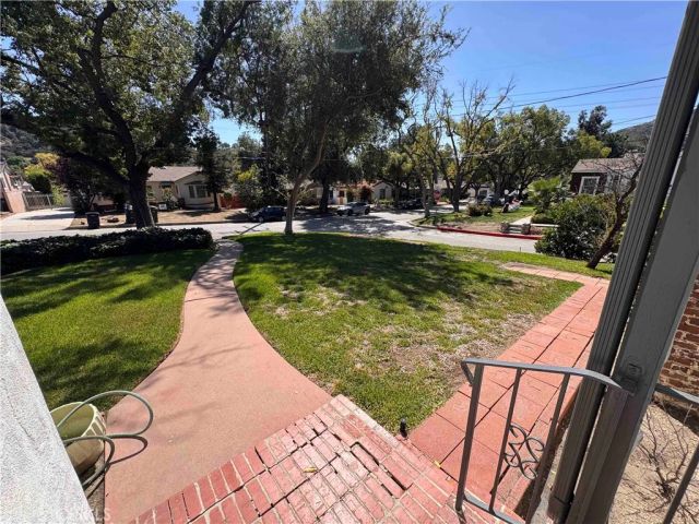 1827 Oakwood Avenue, Glendale, CA 91208