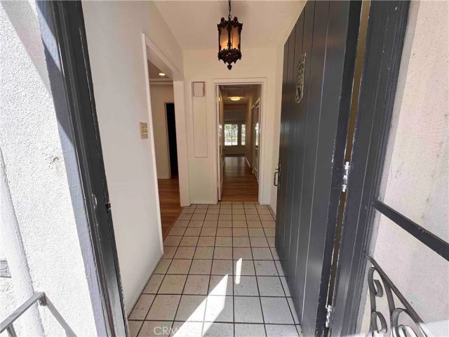 1827 Oakwood Avenue, Glendale, CA 91208