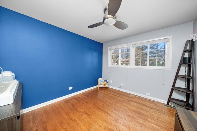 511 S Walnut Lane, Schaumburg, IL 60193