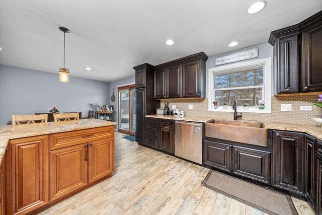 511 S Walnut Lane, Schaumburg, IL 60193