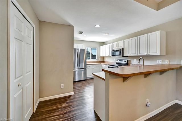 1338 NE 33rd LN, Cape Coral, FL 33909